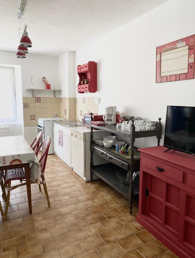Studio En Rez-De-Chaussee Tout Equipe Jullianges Dış mekan fotoğraf